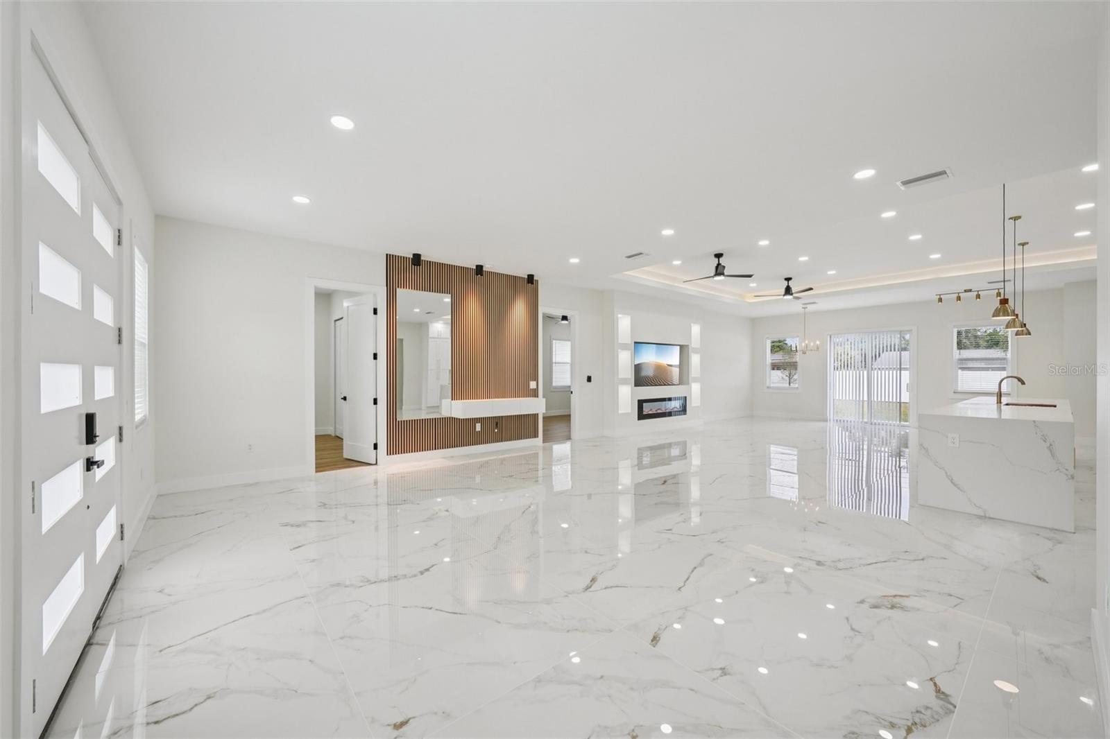 HIGHLAND MANOR - Residential