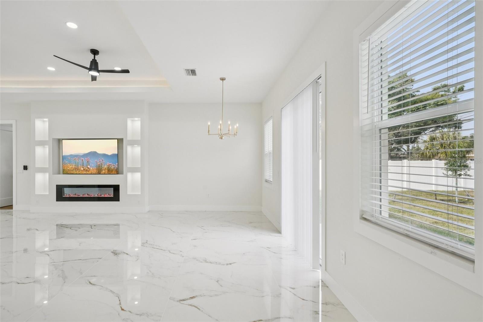 HIGHLAND MANOR - Residential