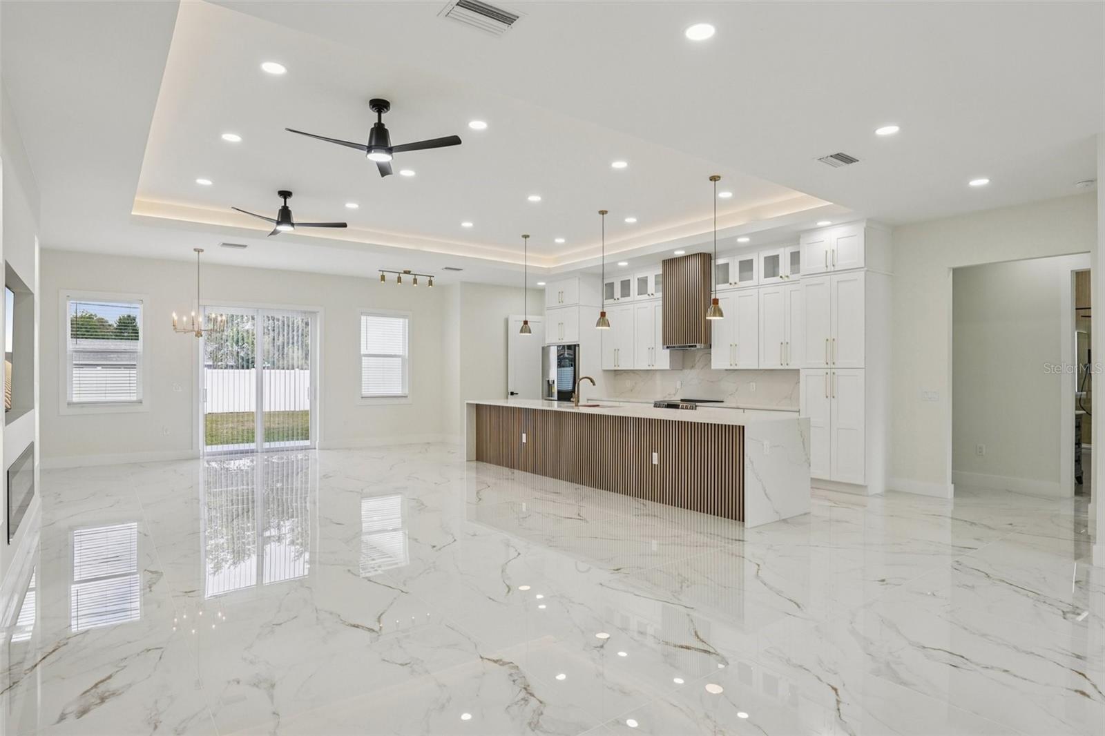 HIGHLAND MANOR - Residential