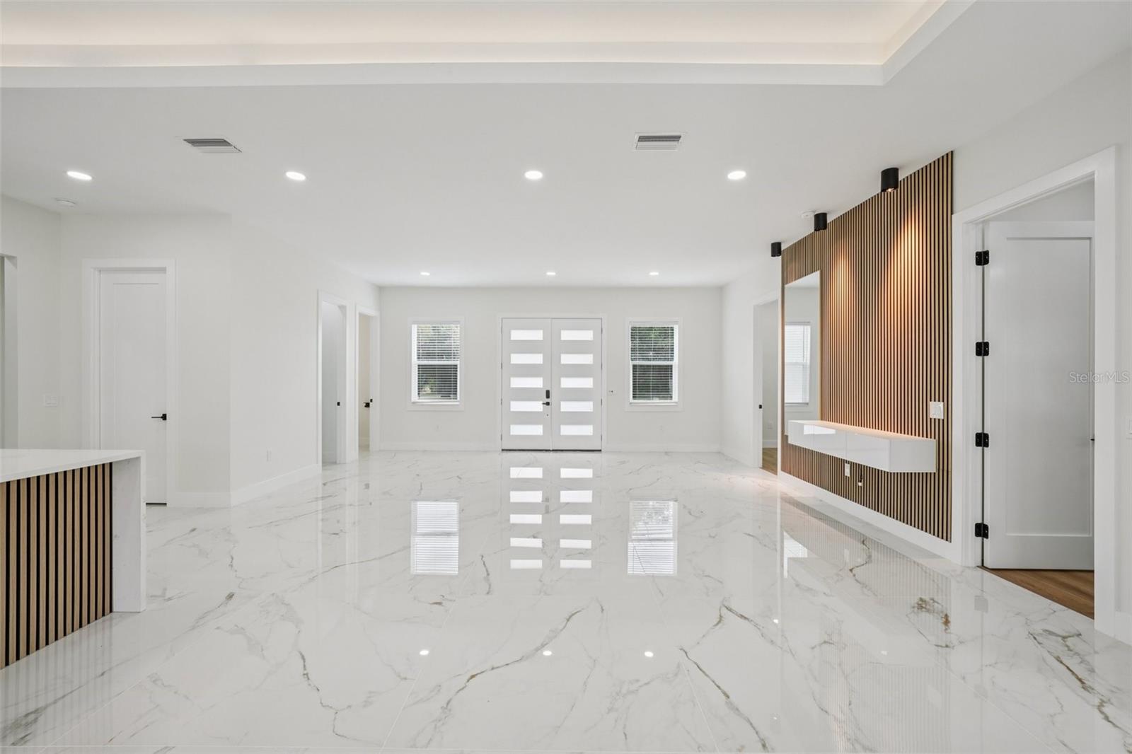 HIGHLAND MANOR - Residential