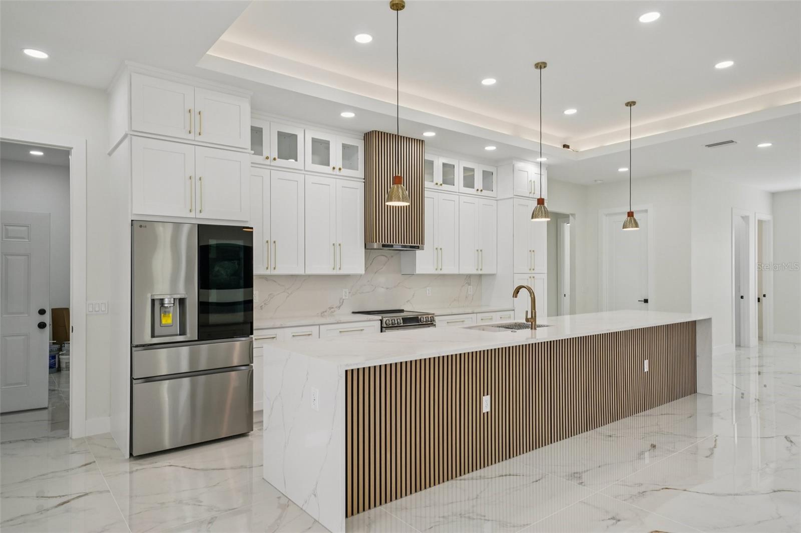 HIGHLAND MANOR - Residential