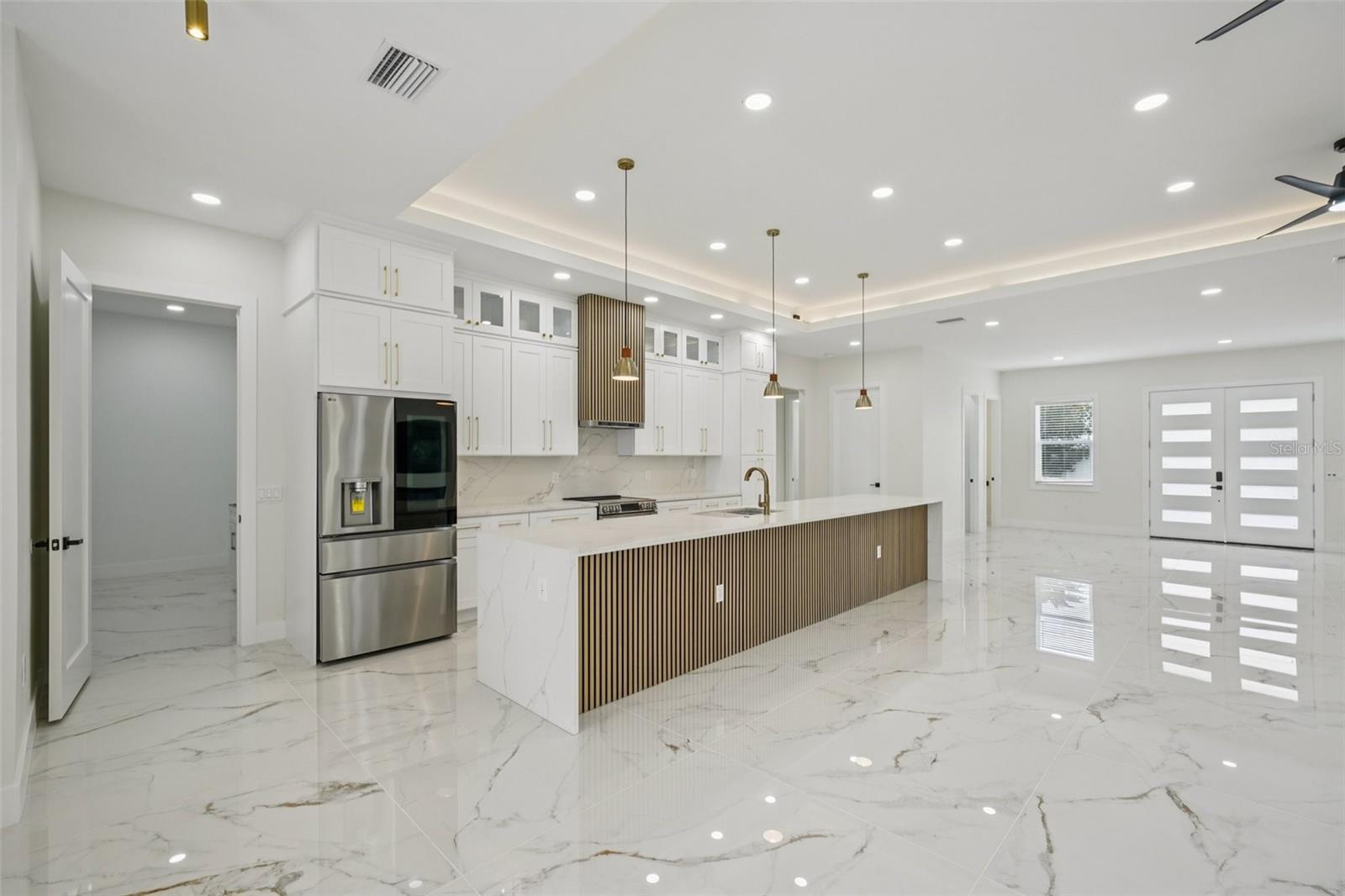 HIGHLAND MANOR - Residential