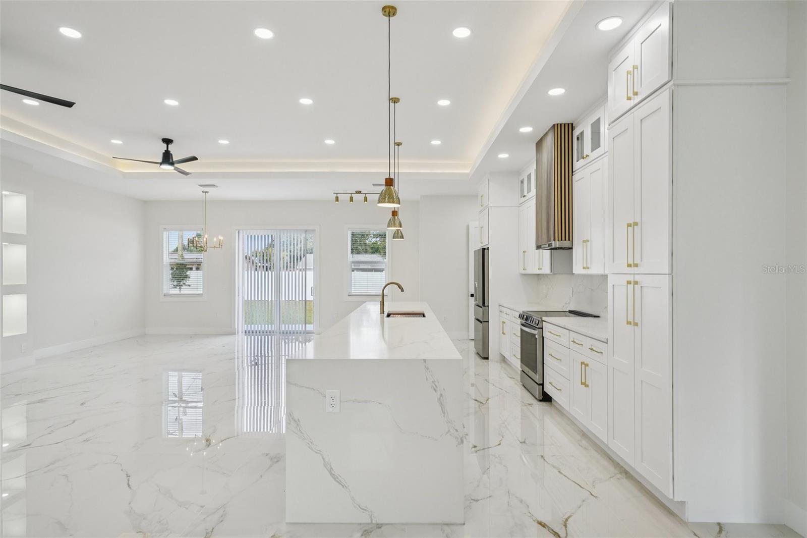 HIGHLAND MANOR - Residential