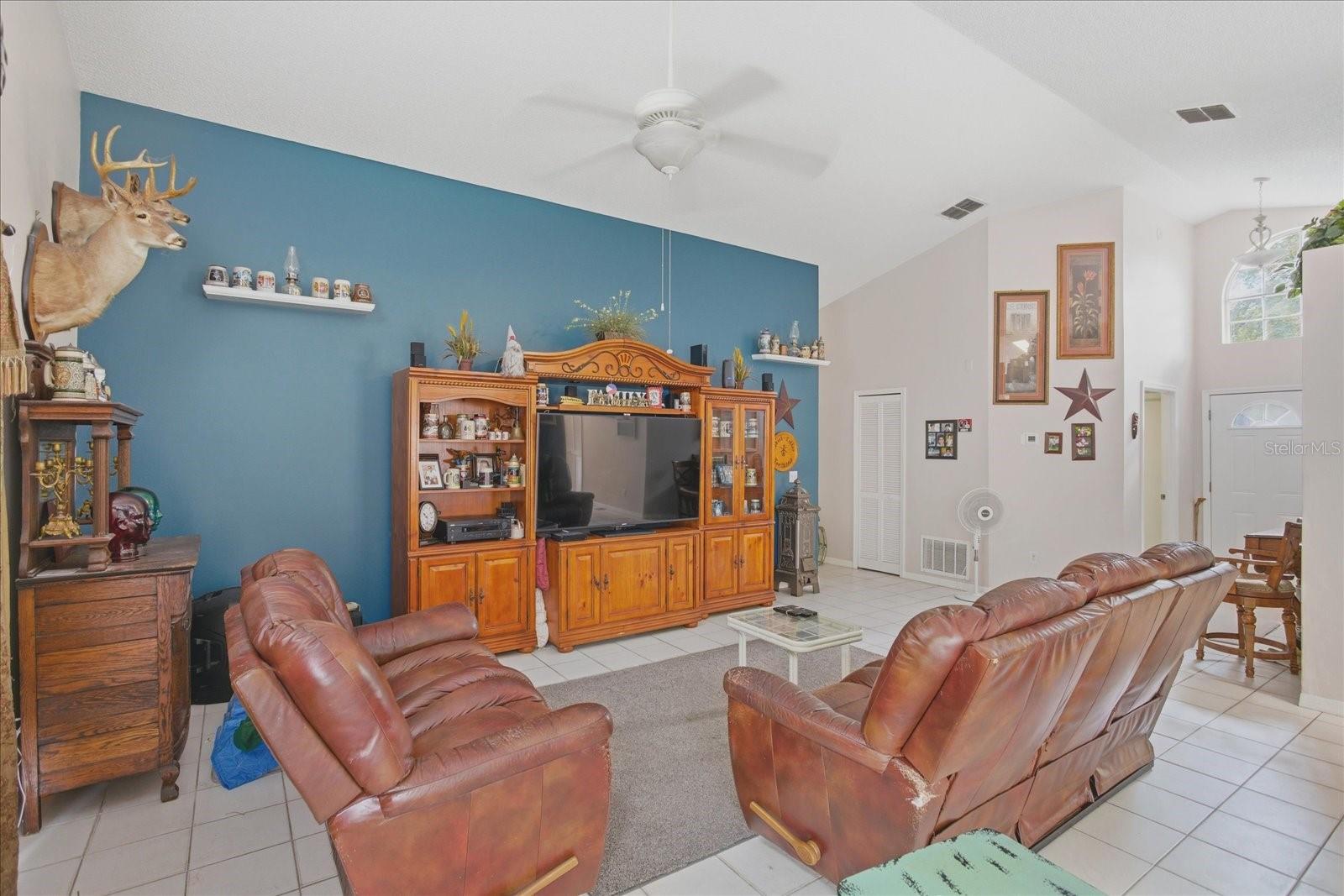 108 N BRISTOL CIRCLE