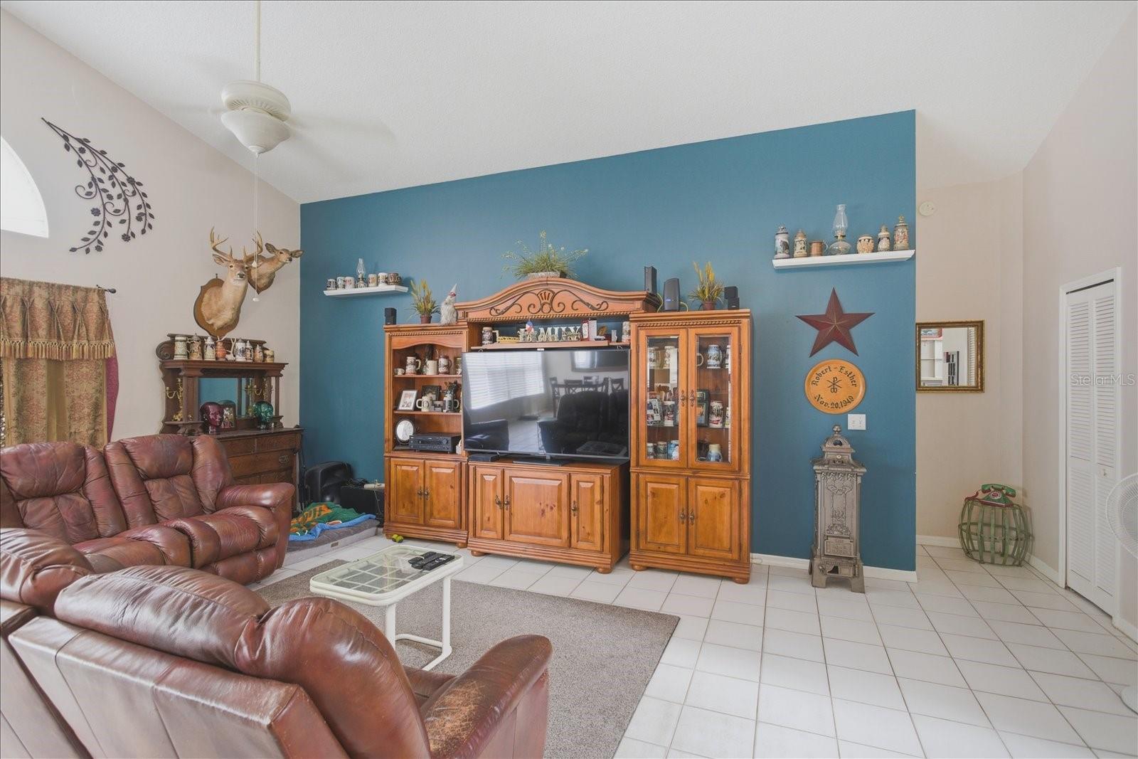 108 N BRISTOL CIRCLE