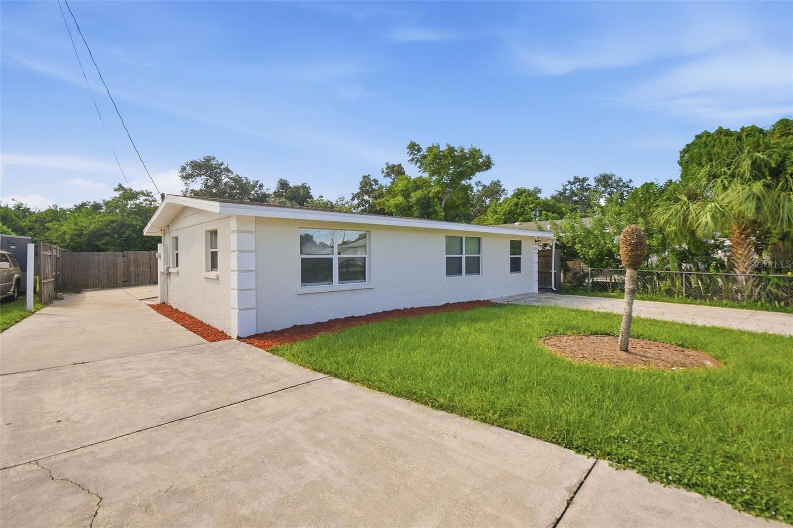 2141 MANGO AVENUE
