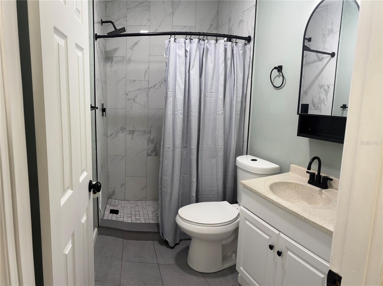 MEADOW LAWN 11TH ADD - Residential Lease