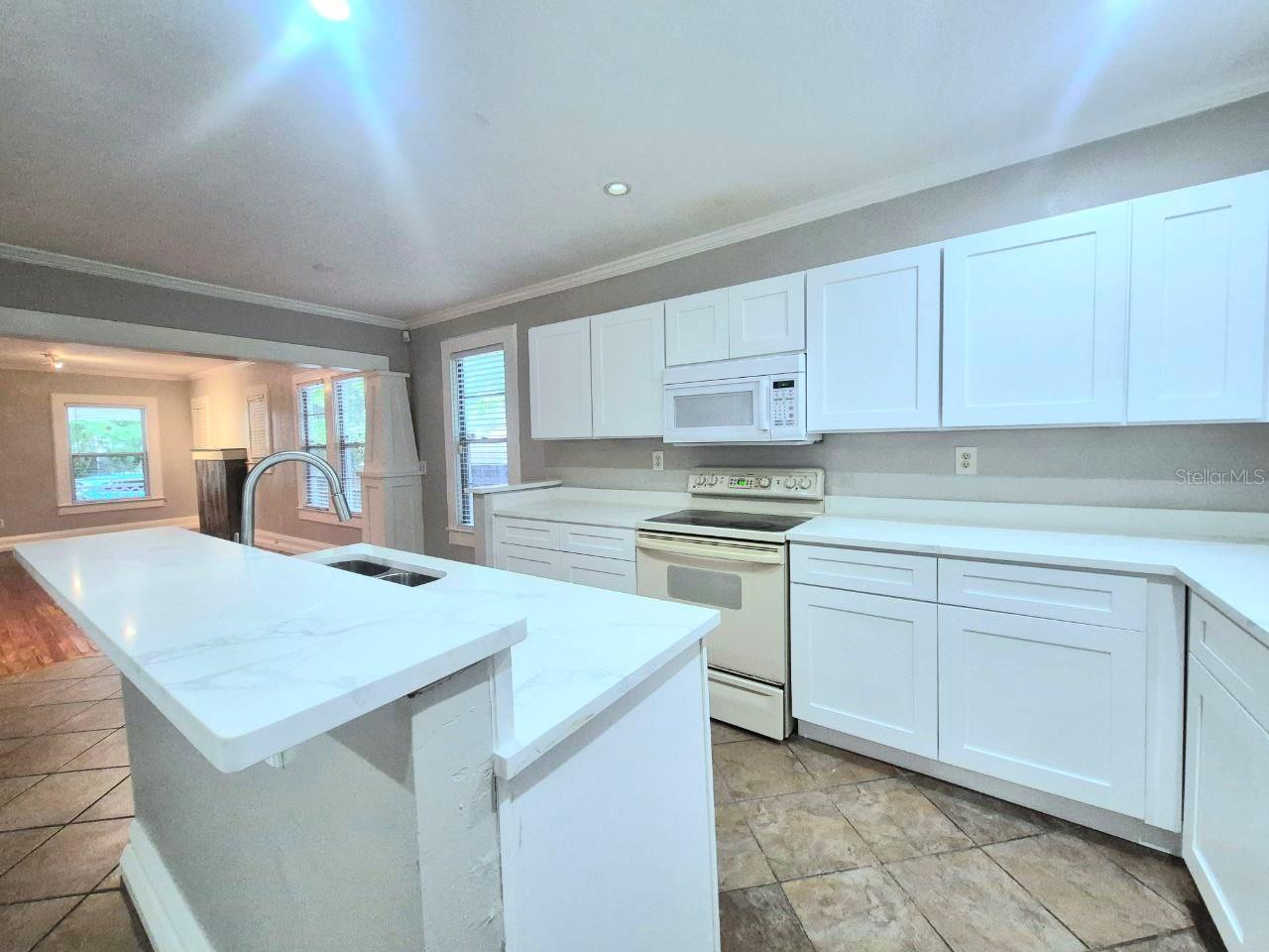 LYONS - Residential Lease