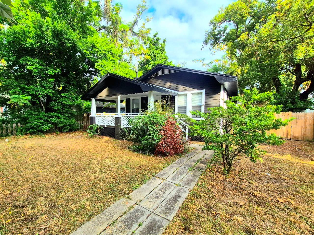 LYONS - Residential Lease