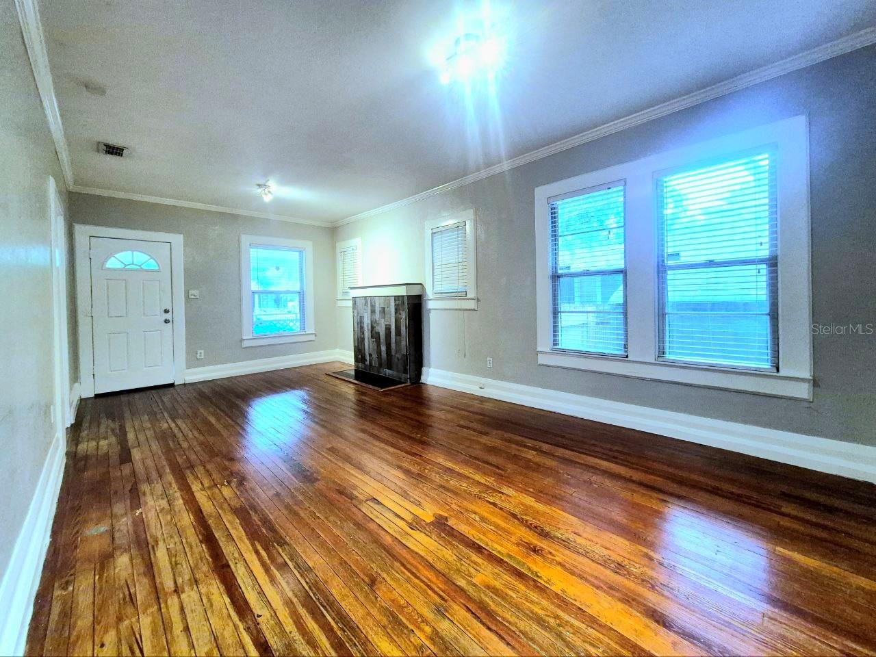 LYONS - Residential Lease