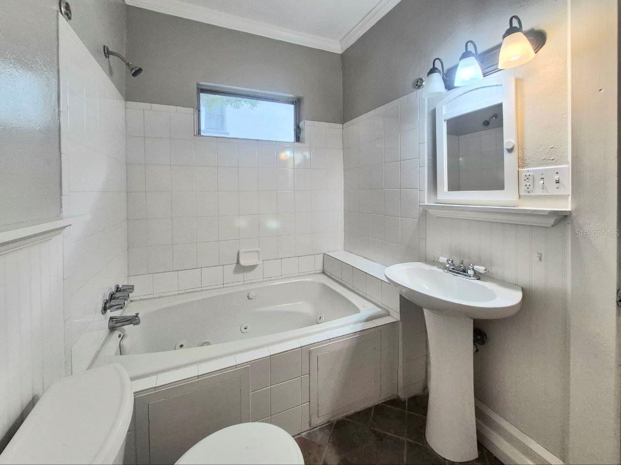 LYONS - Residential Lease