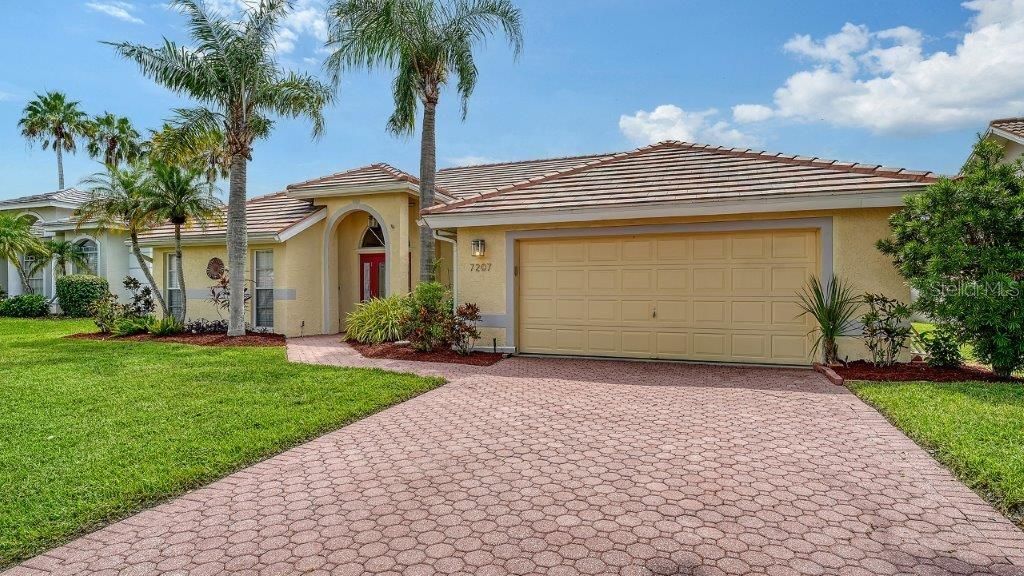 Photo of 7207 38th Court E, Sarasota, FL 34243 (MLS # A4659918)