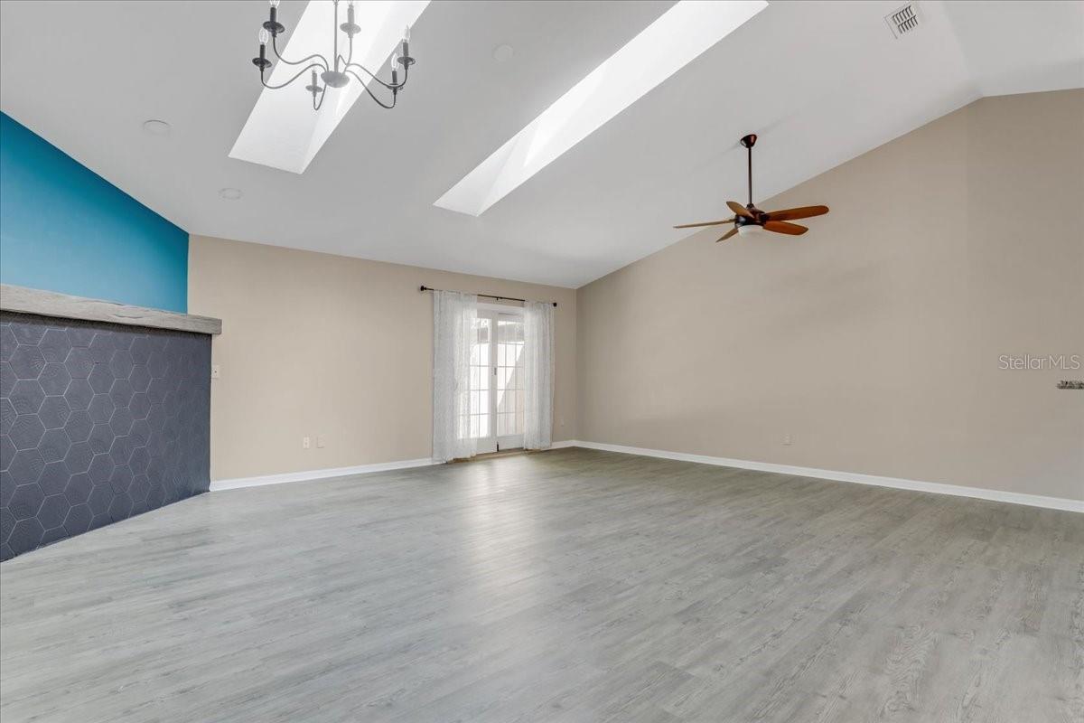2902 NW 104TH COURT B