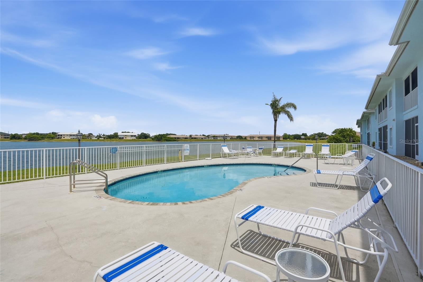 LAKES EDGE AT DEEP CREEK BLDG 02 - Residential