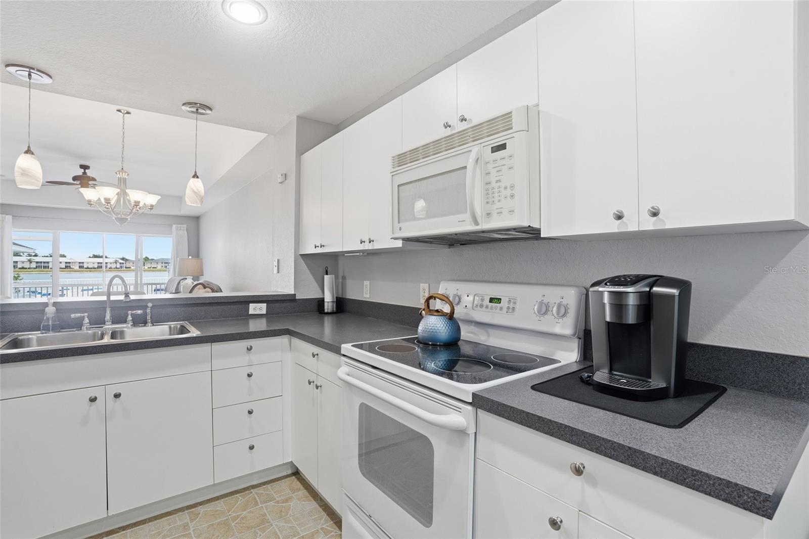 LAKES EDGE AT DEEP CREEK BLDG 02 - Residential