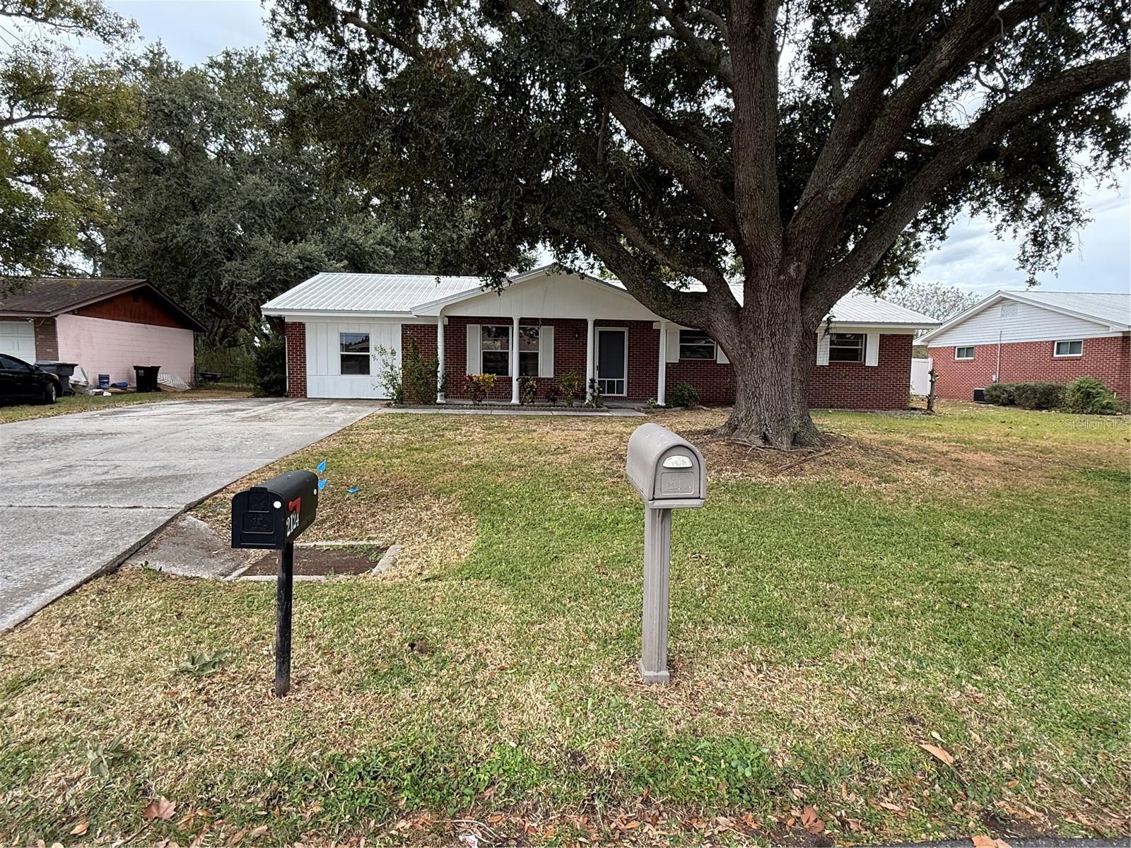 COUNTRY VILLAGE - Residential