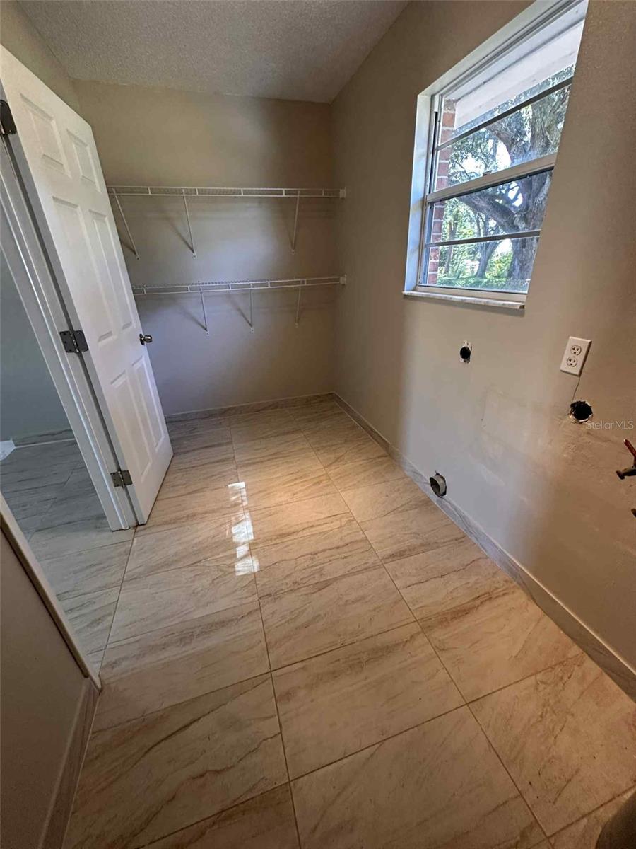 COUNTRY VILLAGE - Residential