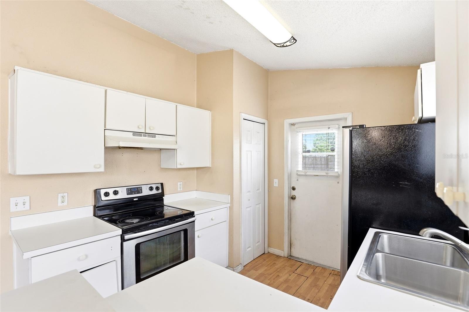 VALENCIA GREENS - Residential