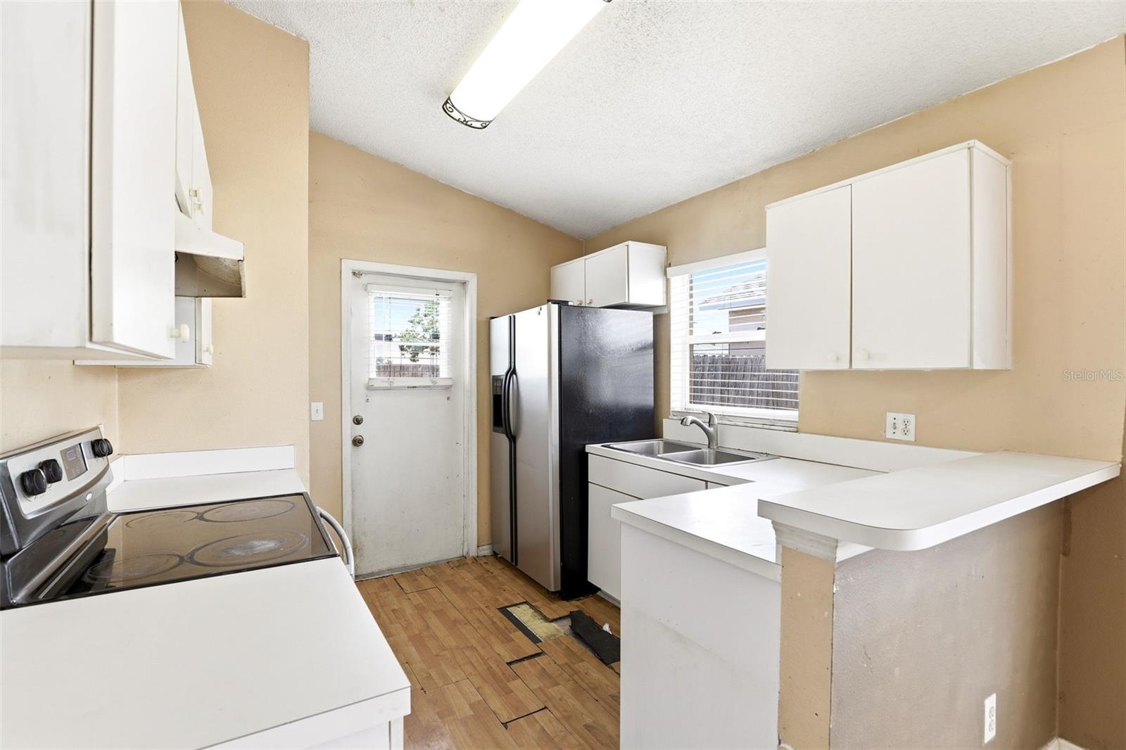 VALENCIA GREENS - Residential