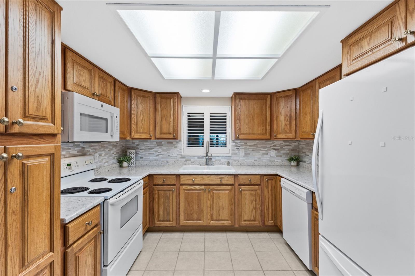 REFLECTIONS ON THE GULF CONDO - Residential