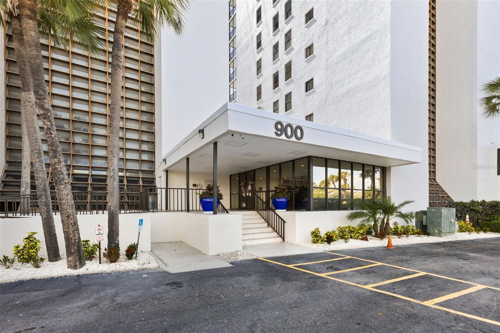 REFLECTIONS ON THE GULF CONDO - Residential