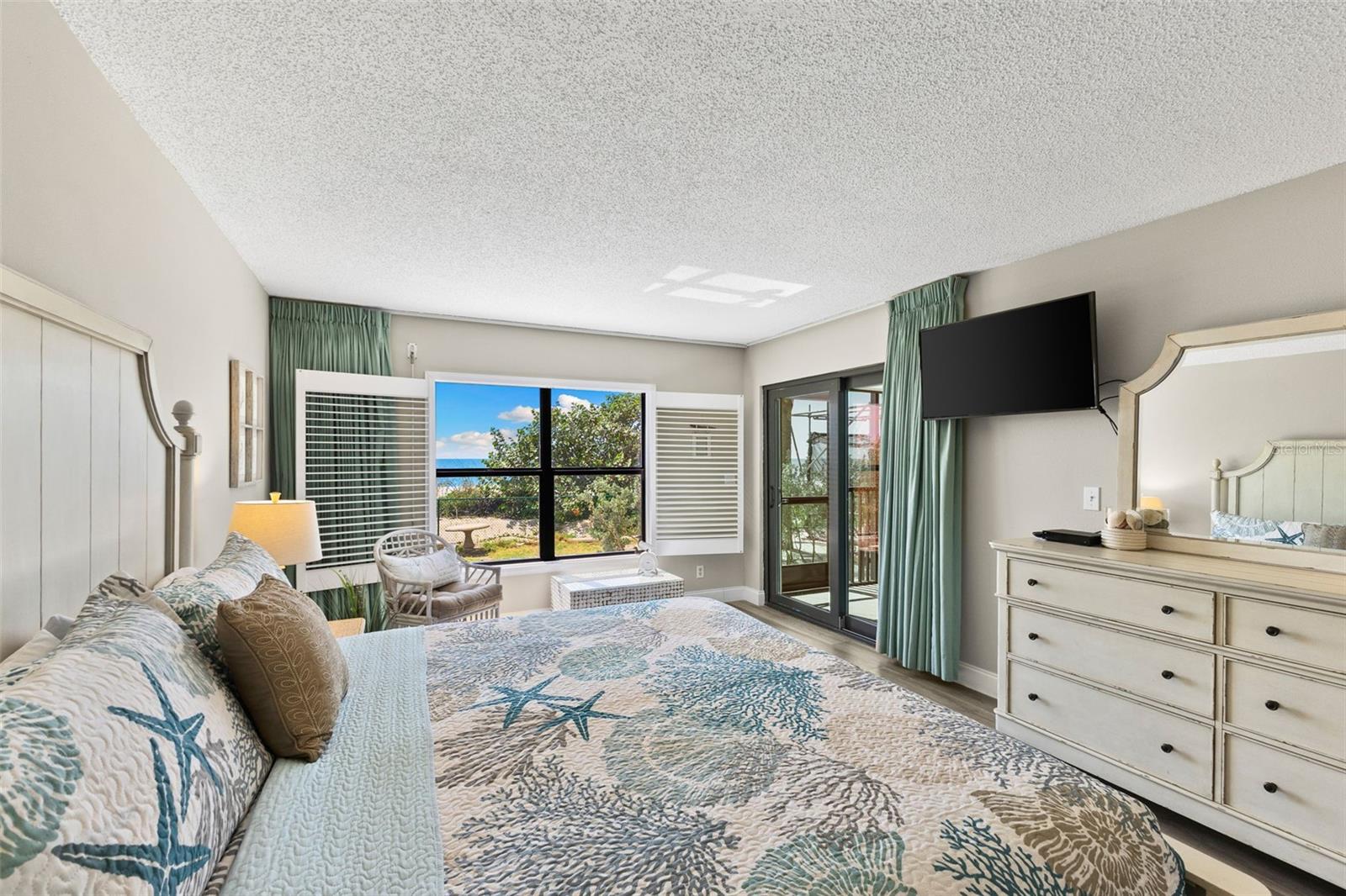 REFLECTIONS ON THE GULF CONDO - Residential