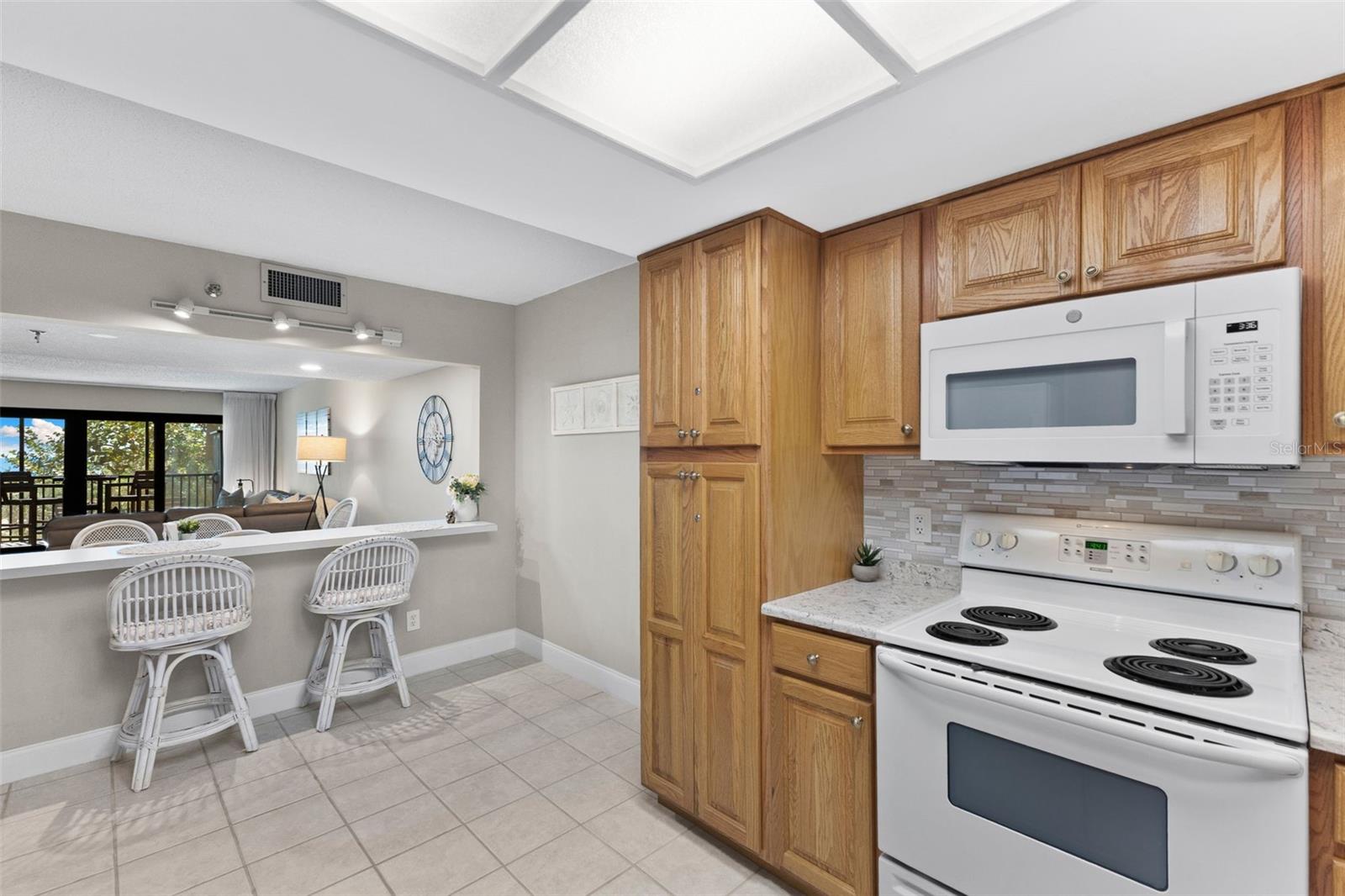 REFLECTIONS ON THE GULF CONDO - Residential