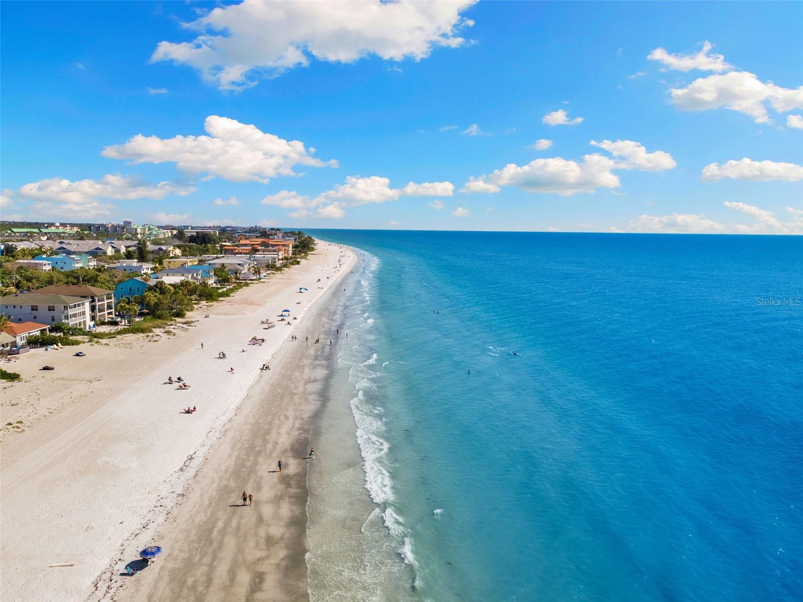 REFLECTIONS ON THE GULF CONDO - Residential