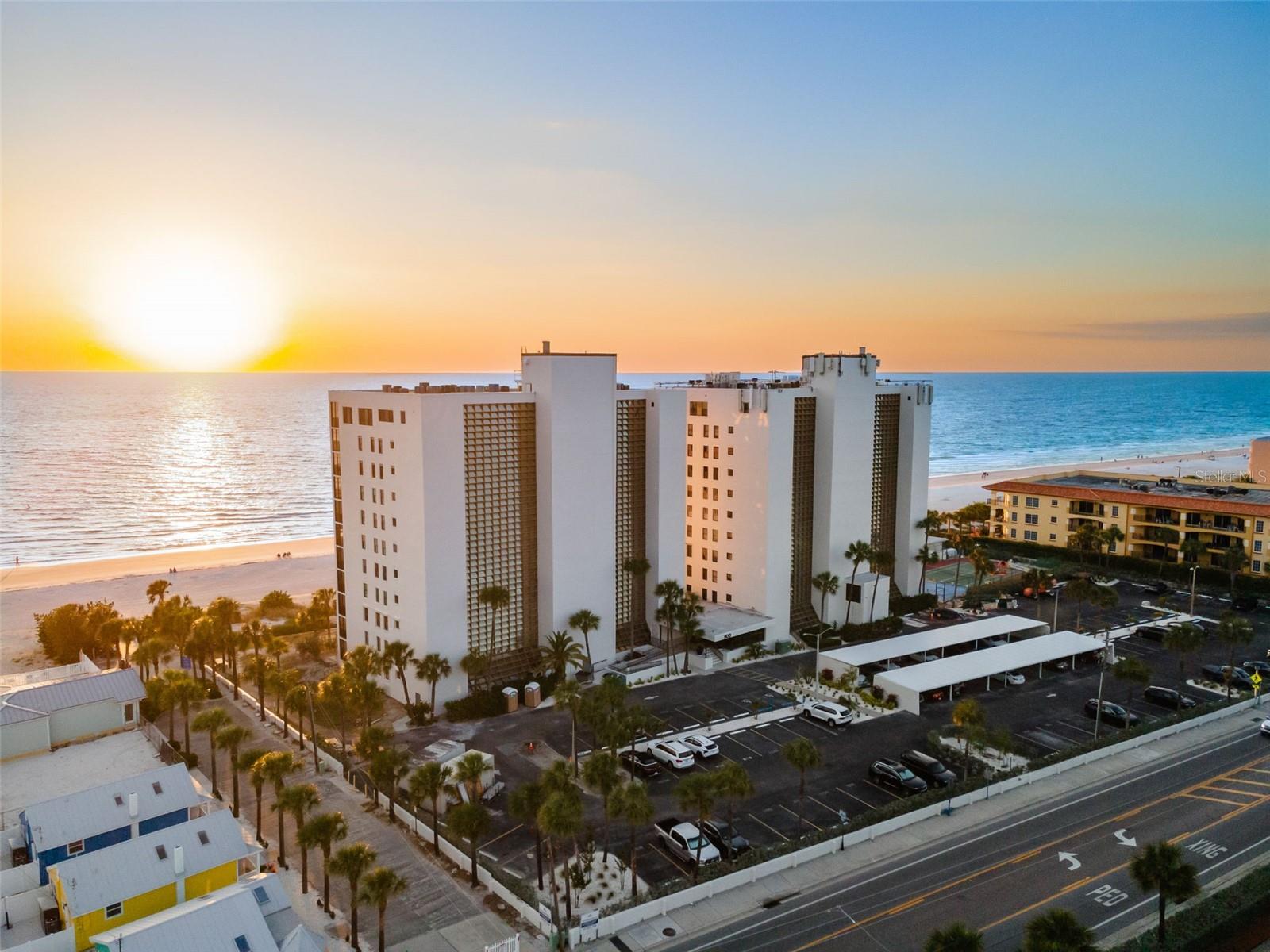 REFLECTIONS ON THE GULF CONDO - Residential
