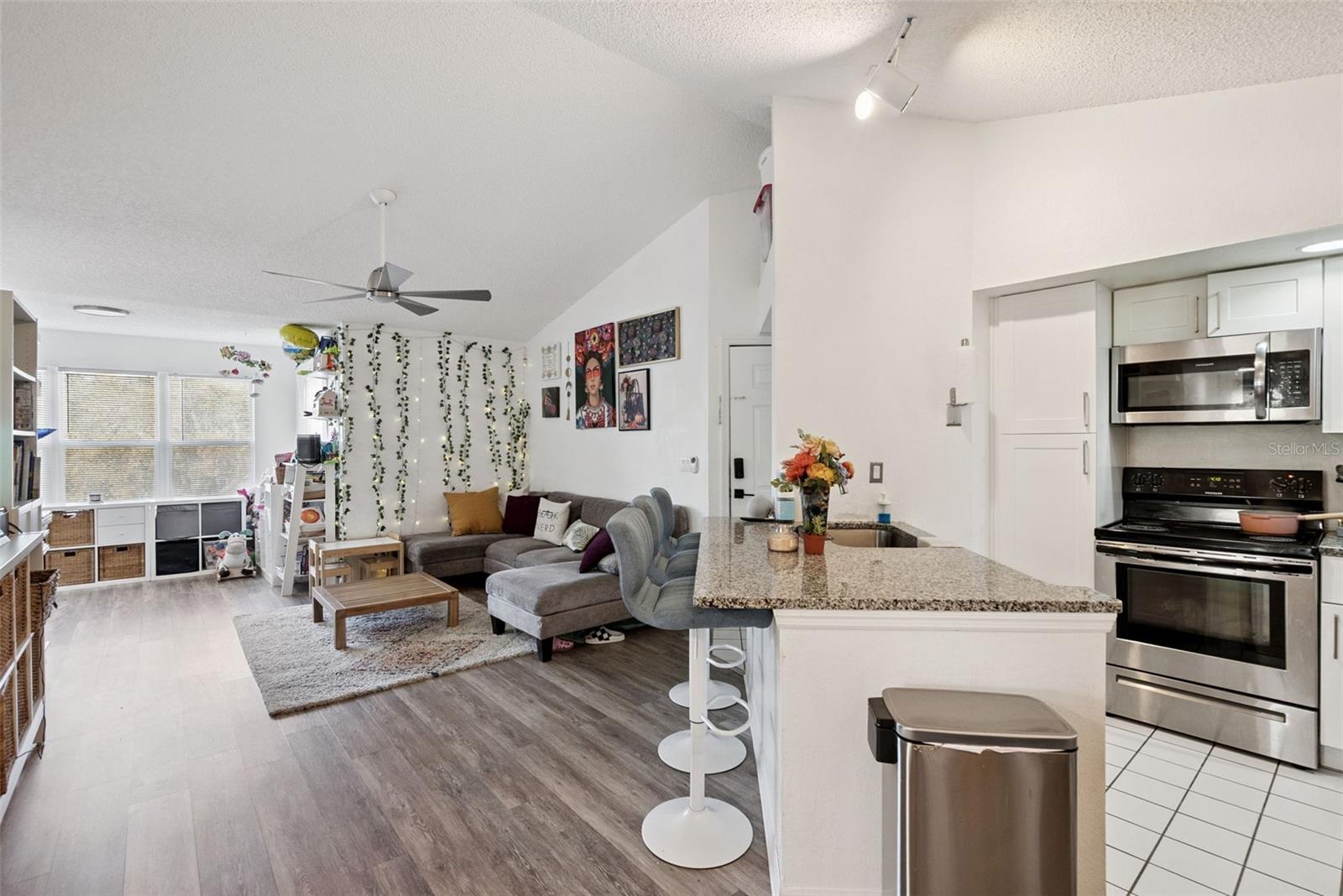 VENETIAN PLACE - Residential