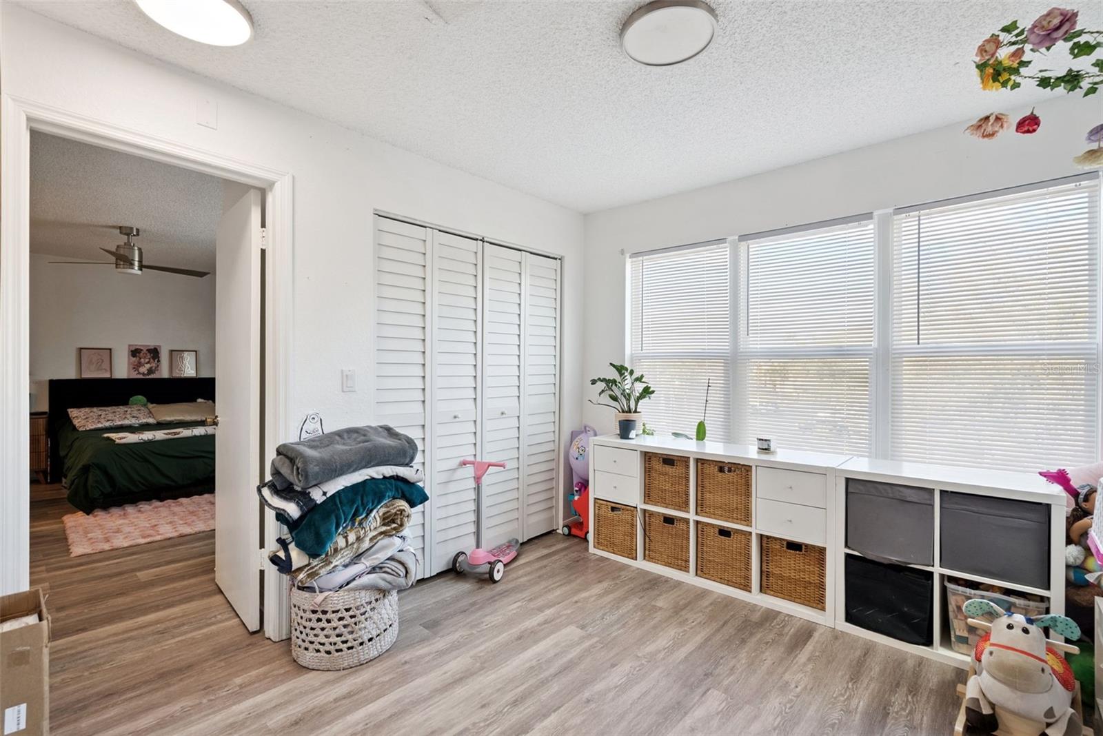 VENETIAN PLACE - Residential