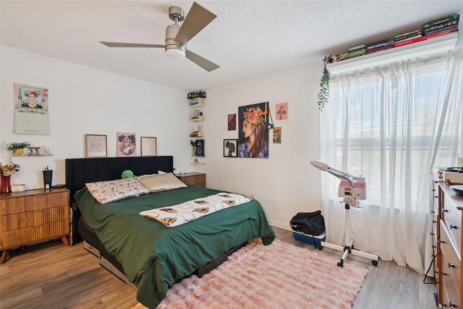 VENETIAN PLACE - Residential