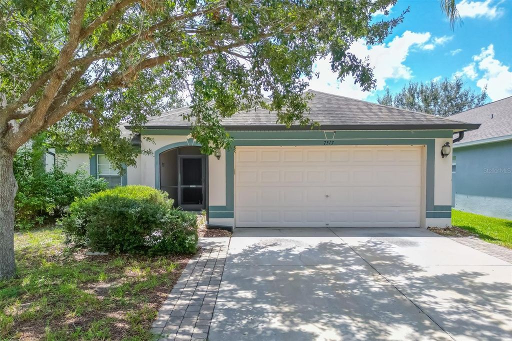 Photo of 7517 Turtle View Drive, Ruskin, FL 33573 (MLS # TB8415457)