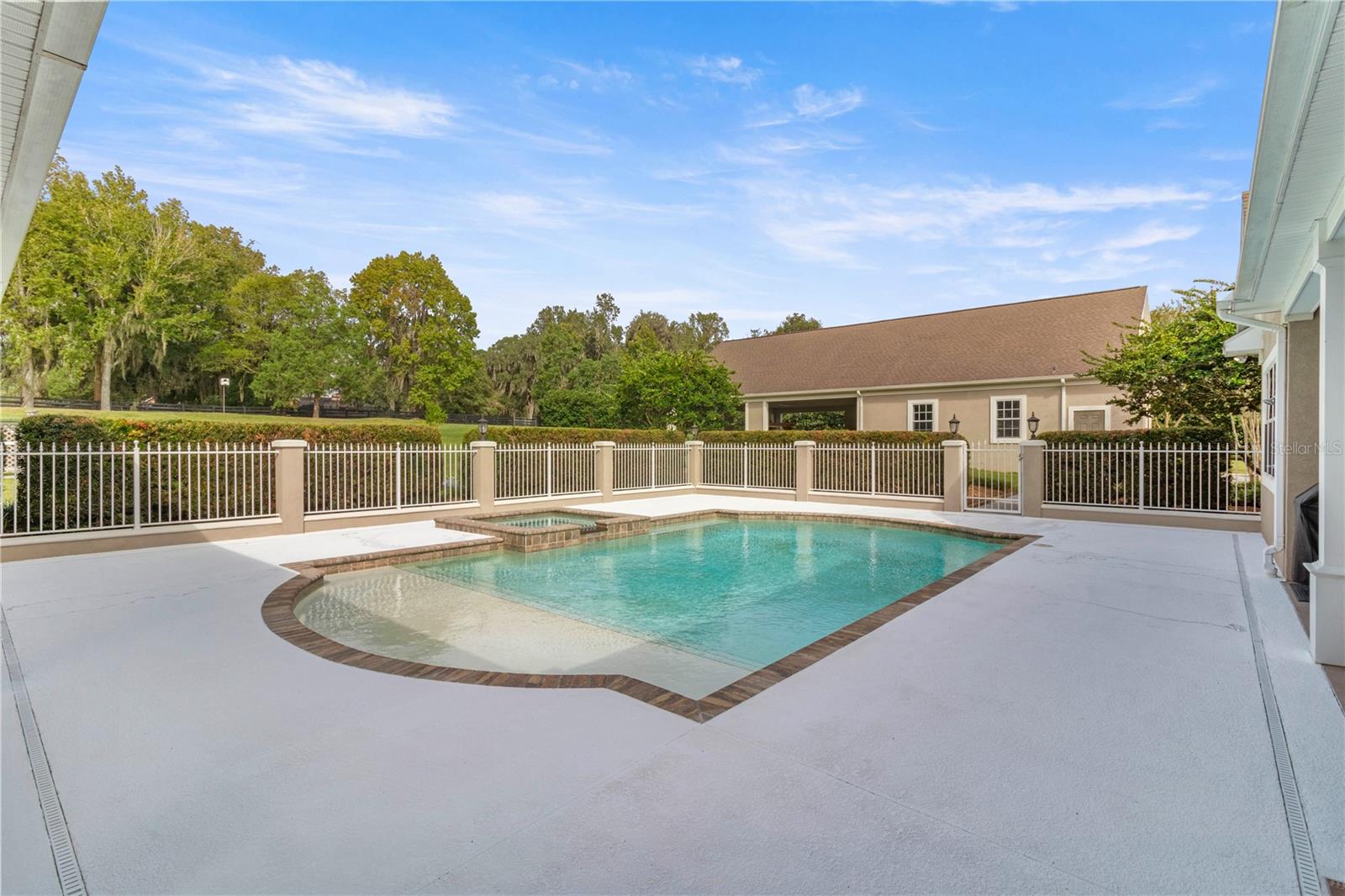 SPRING GROVE - Residential