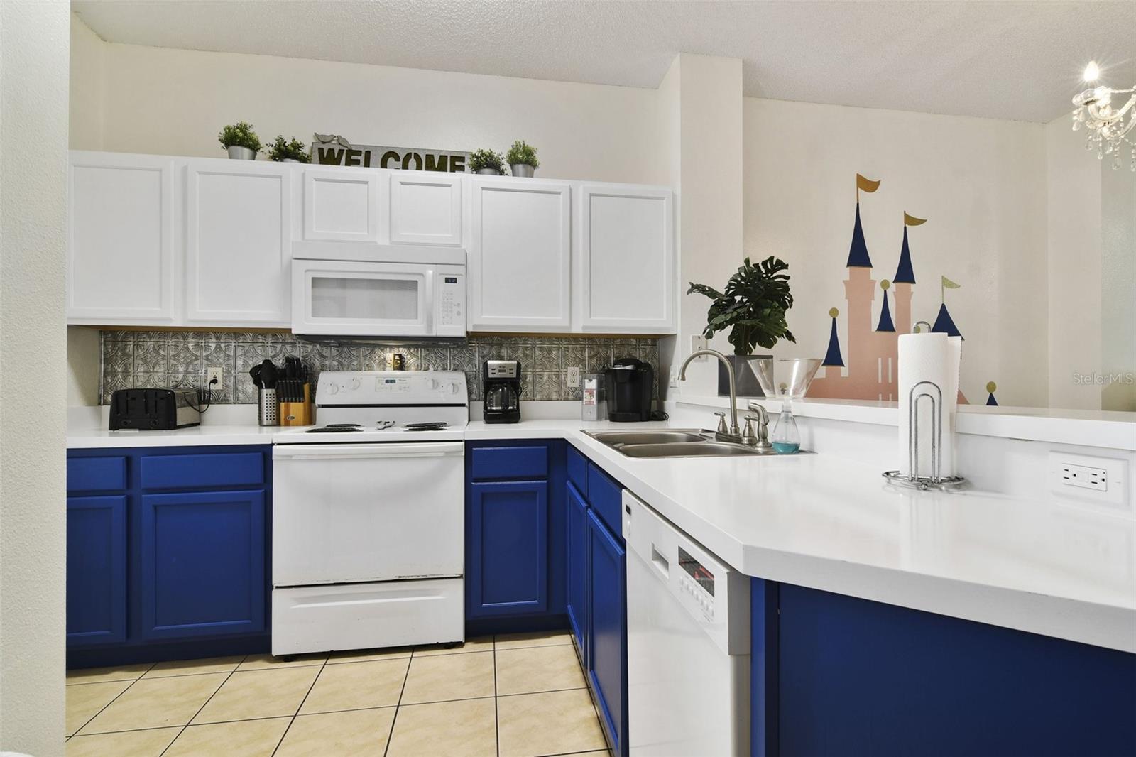 8487 CRYSTAL COVE LOOP