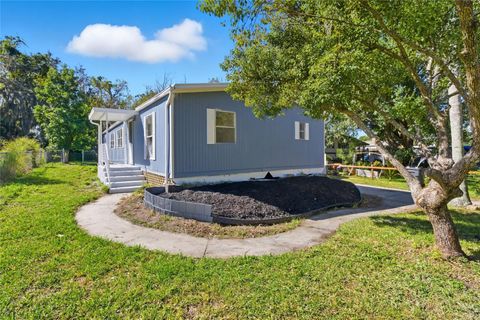 Photo of 38 Flamingo Boulevard, Winter Haven, FL 33880 (MLS # S5136641)