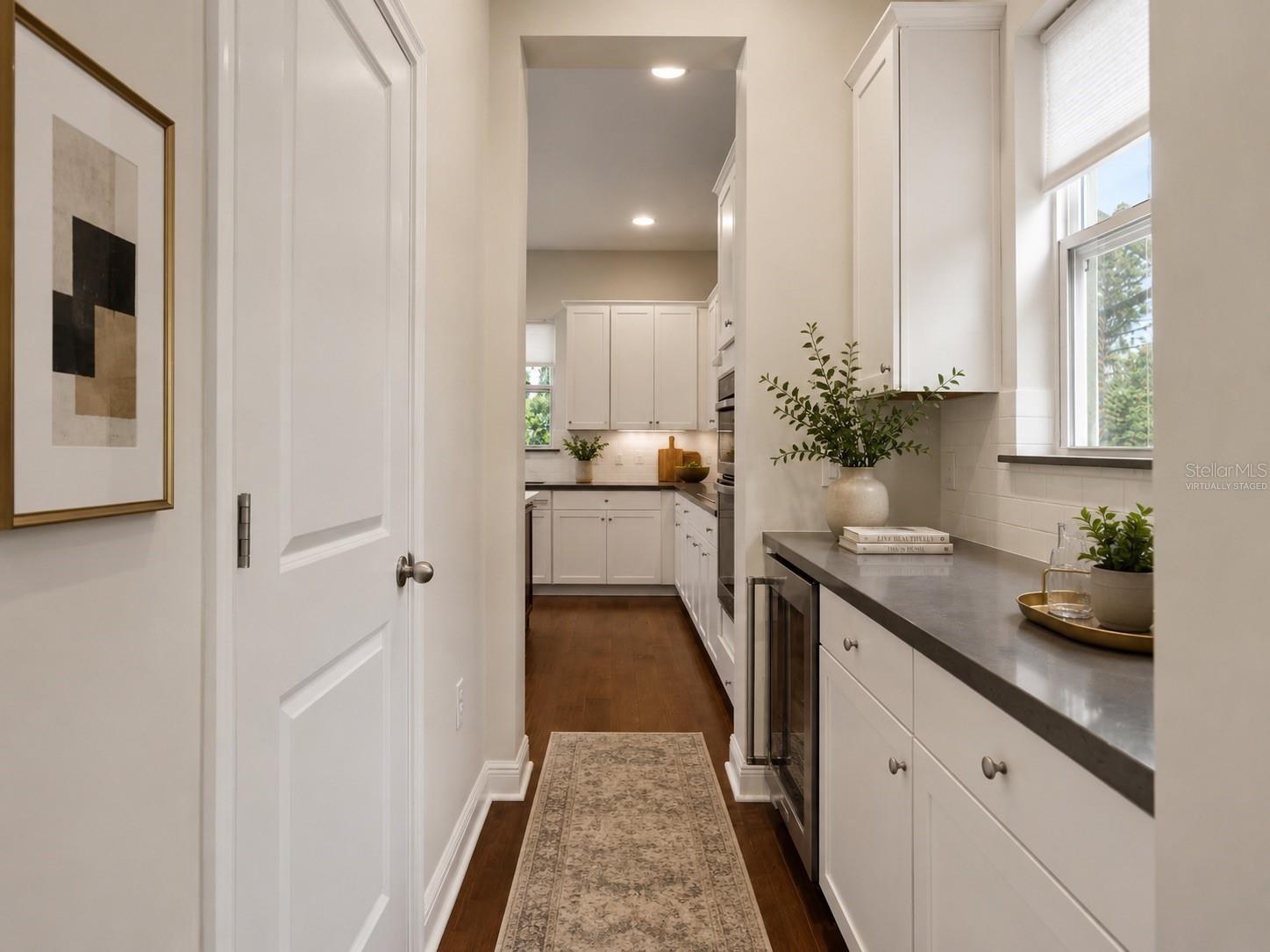 8724 PEACHTREE PARK COURT