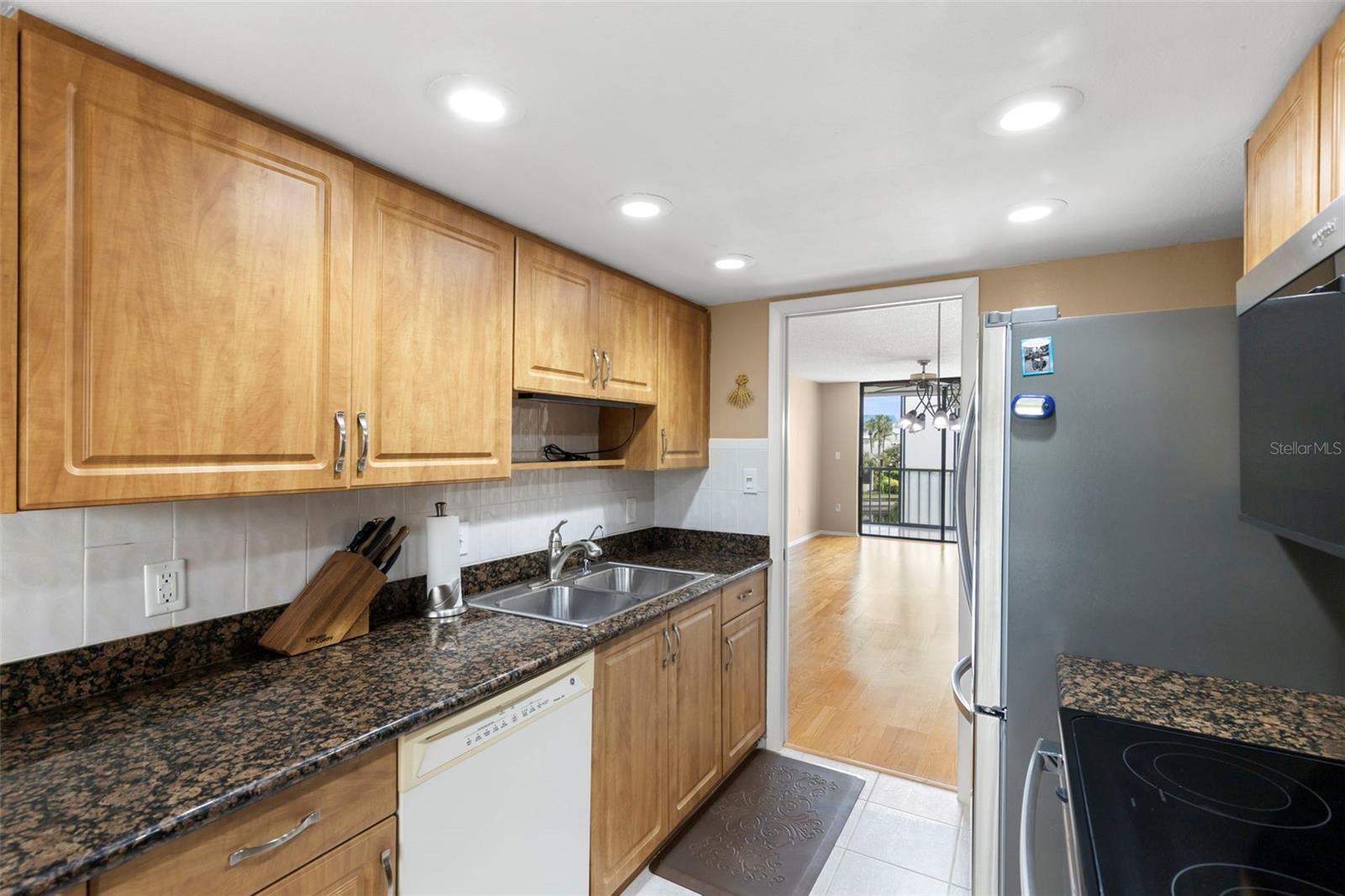 PASADENA COVE CONDO - Residential