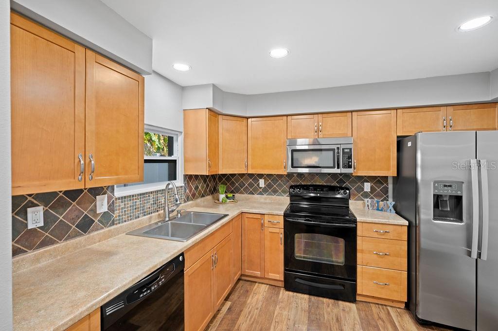 LAKE SARASOTA - Residential