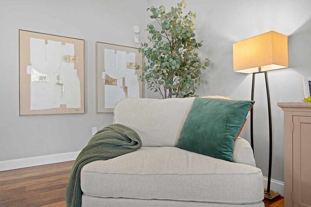 LAKE SARASOTA - Residential