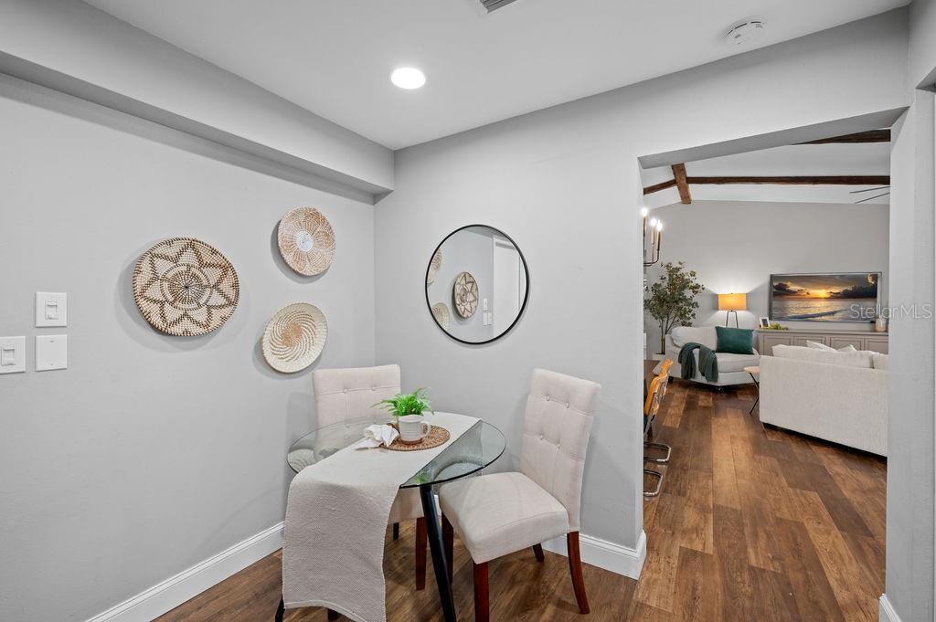 LAKE SARASOTA - Residential