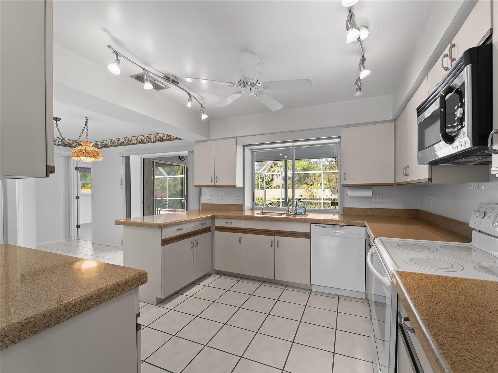 SOUTHBAY YACHT & RACQUET CLUB - Residential