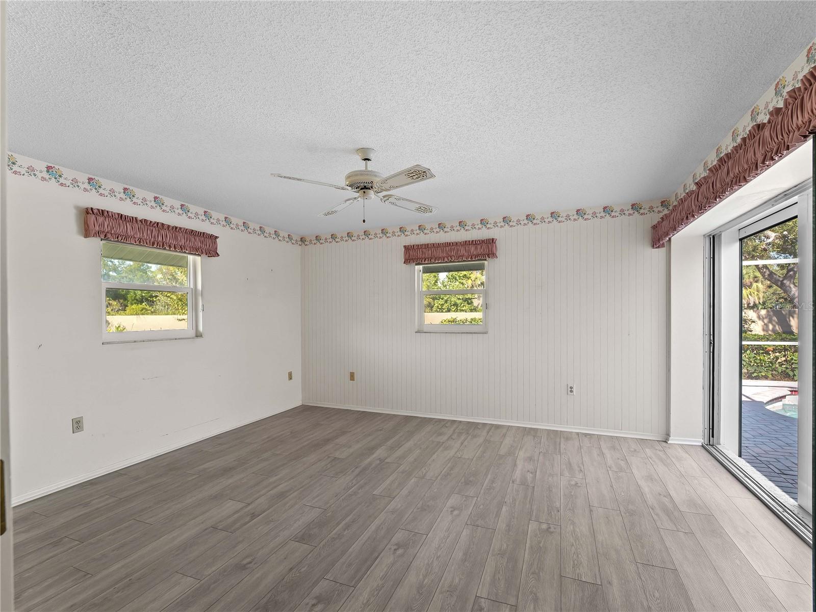 SOUTHBAY YACHT & RACQUET CLUB - Residential