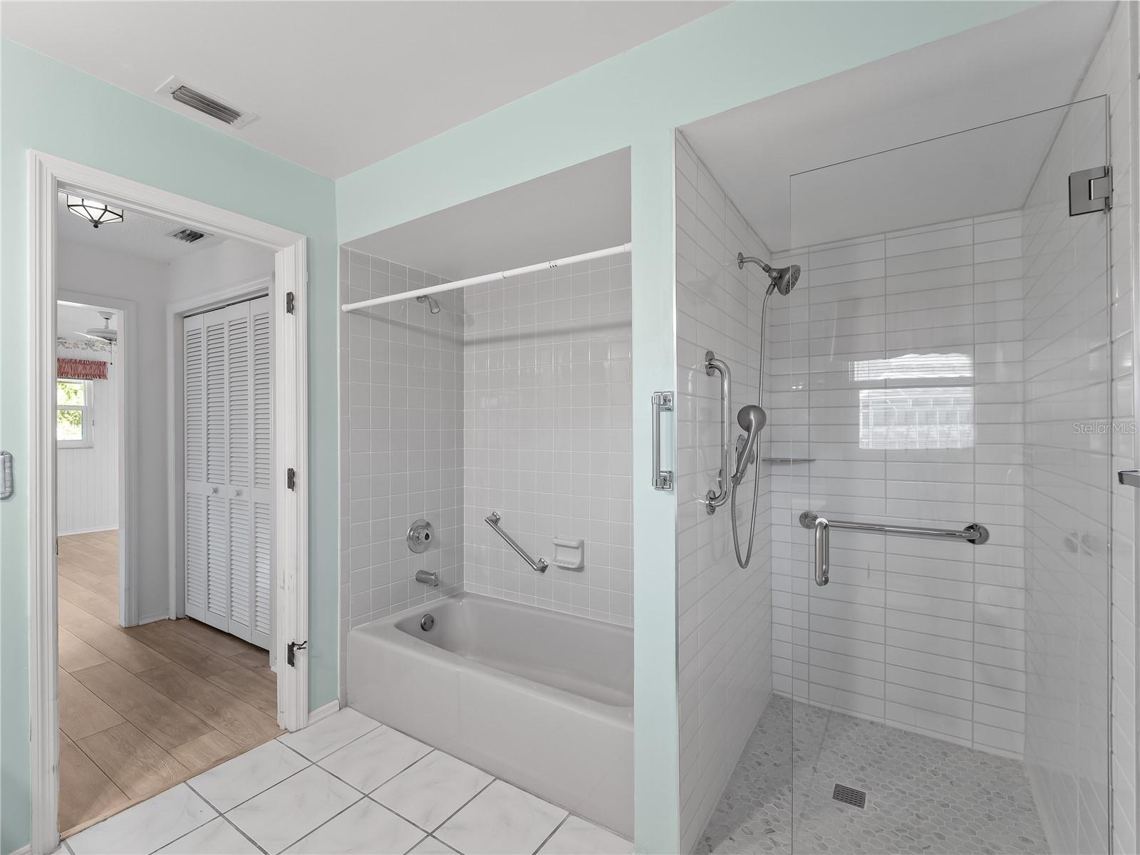 SOUTHBAY YACHT & RACQUET CLUB - Residential