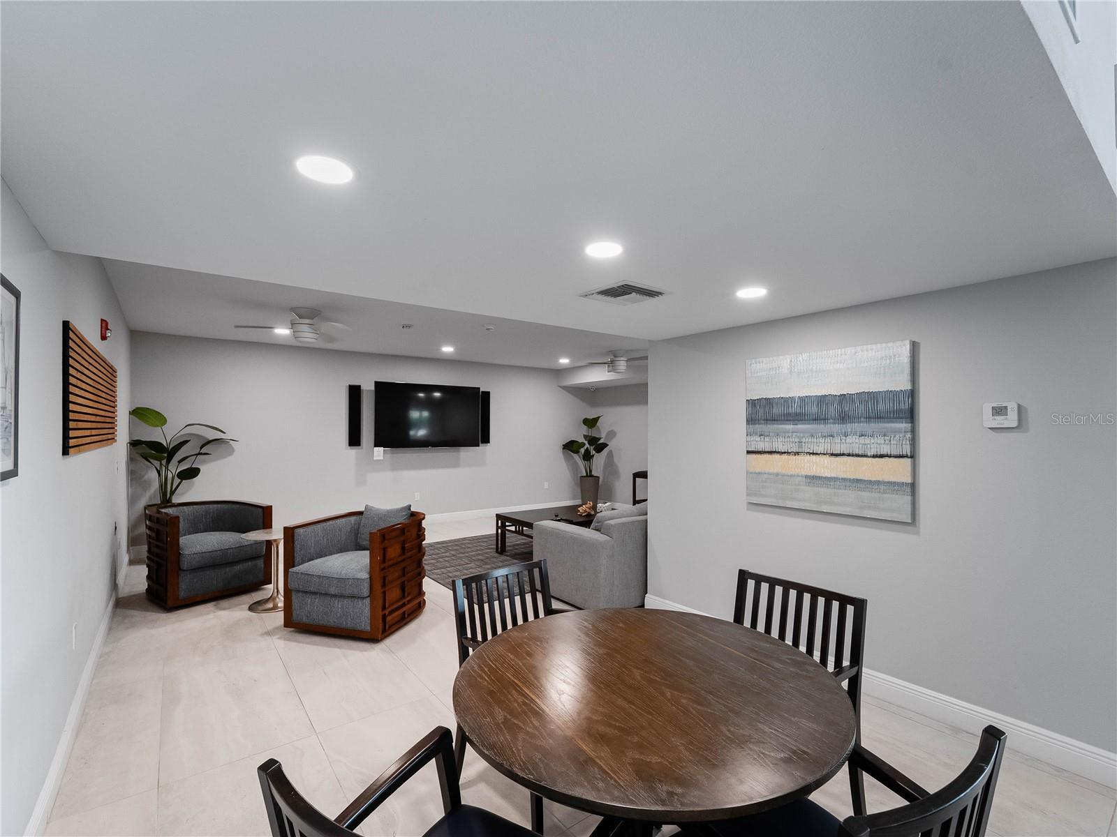 SOUTHBAY YACHT & RACQUET CLUB - Residential