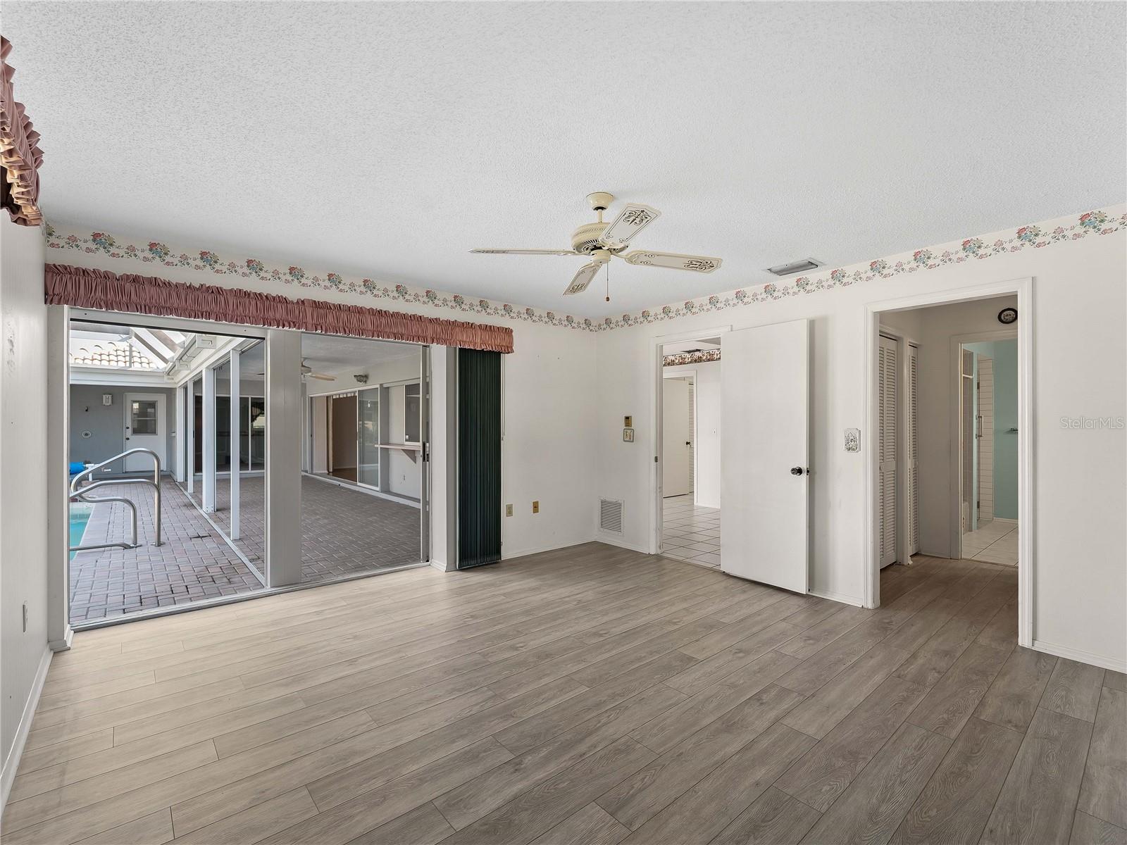 SOUTHBAY YACHT & RACQUET CLUB - Residential