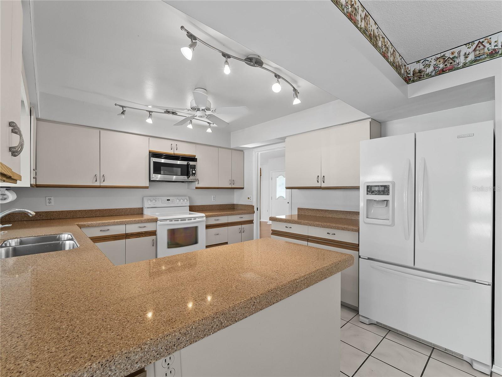 SOUTHBAY YACHT & RACQUET CLUB - Residential