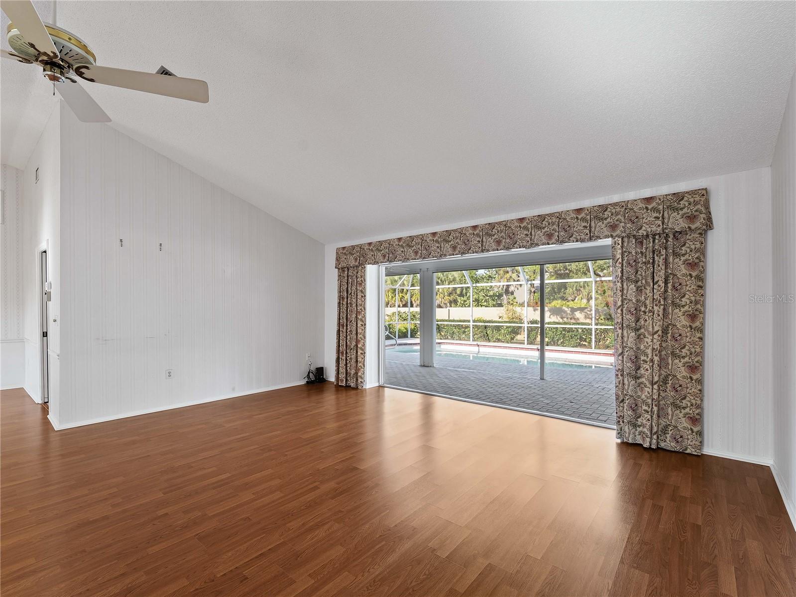 SOUTHBAY YACHT & RACQUET CLUB - Residential