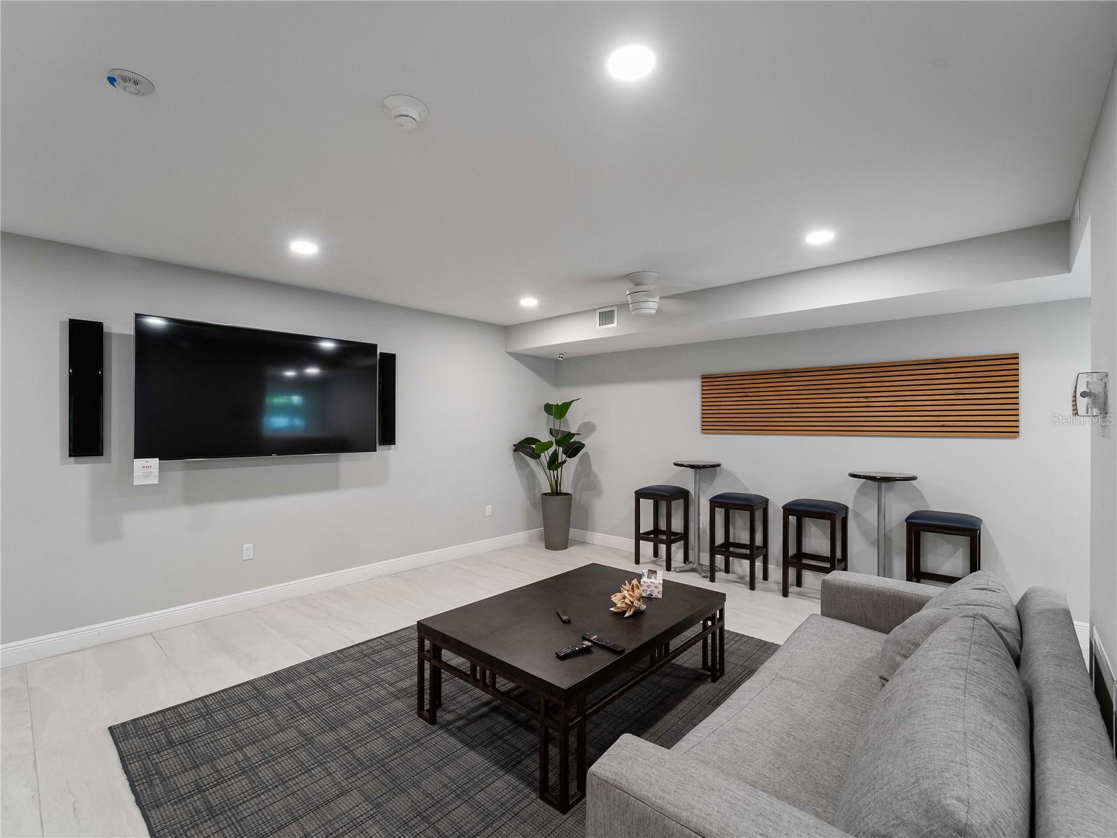 SOUTHBAY YACHT & RACQUET CLUB - Residential