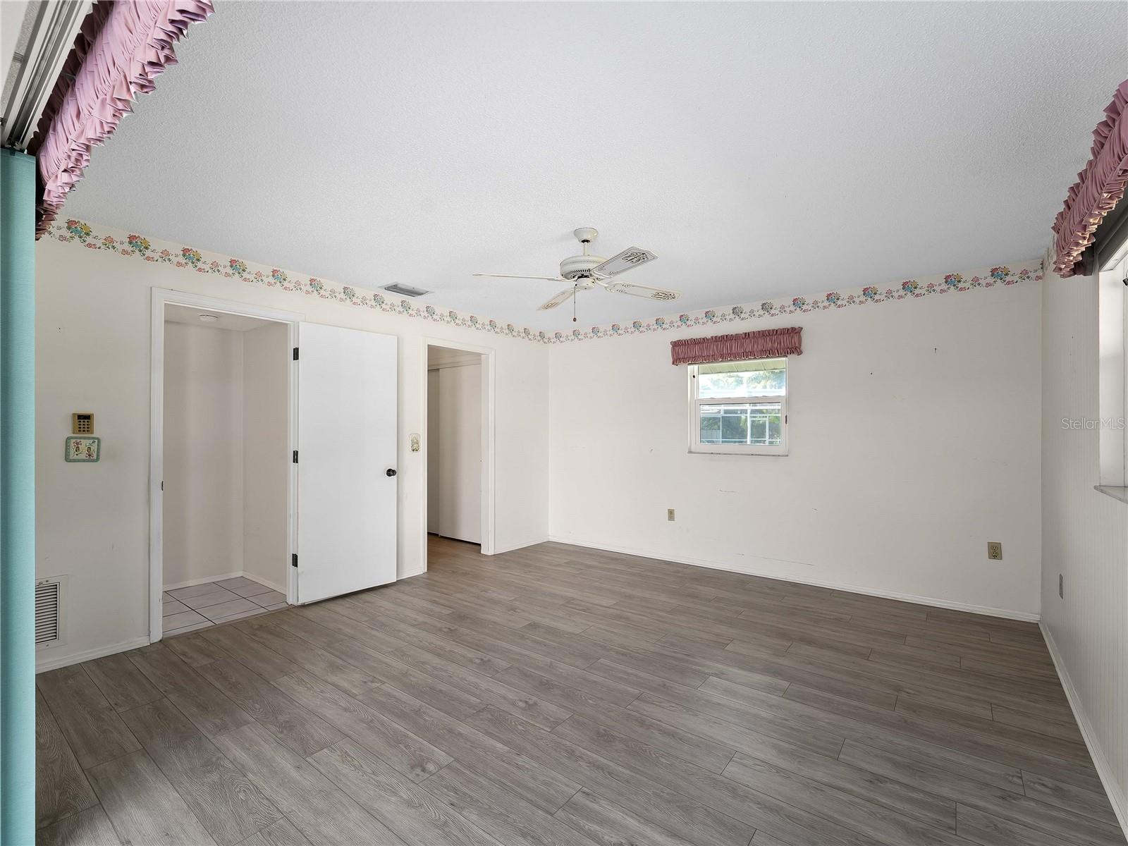 SOUTHBAY YACHT & RACQUET CLUB - Residential